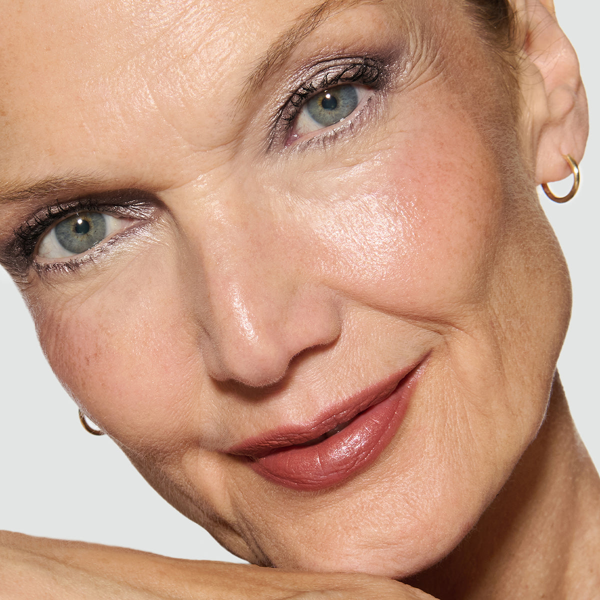 Seamless Glide Cream Shadow Stick